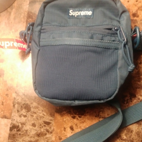 Supreme bag mini size 100% authentic - Picture 2 of 6